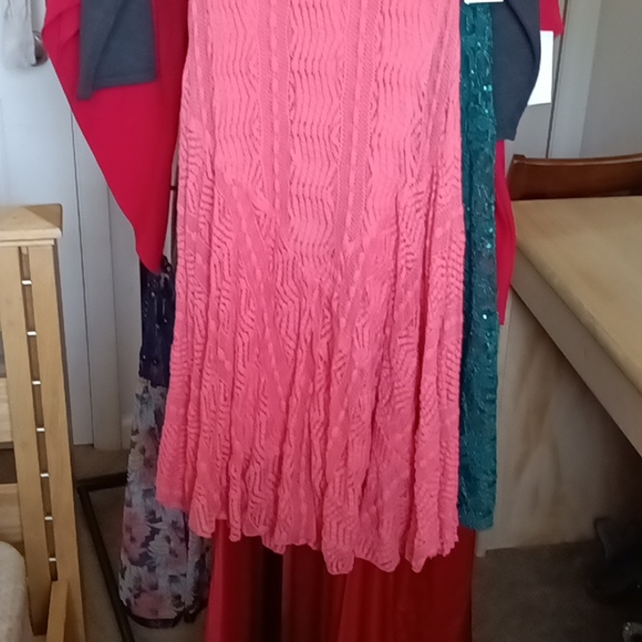 Dress - Picture 3 of 6